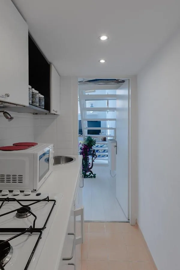 My Home In The City Center Rom 0*,